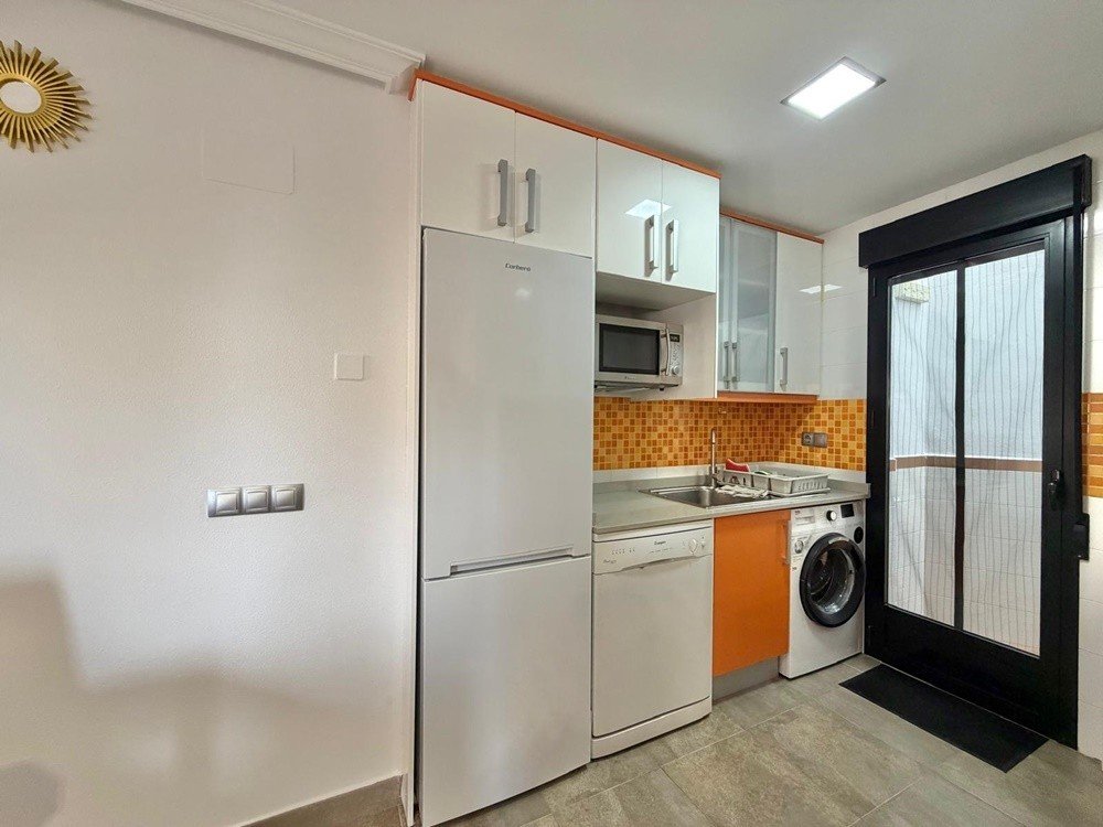 Flat in Torrevieja — image 9
